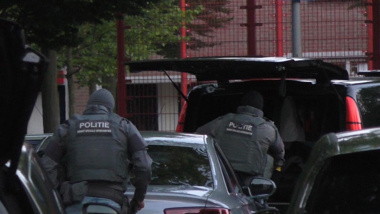Dienst Speciale Interventies ingezet bij verwarde man die gaskraan openzet in huis te Rotterdam!