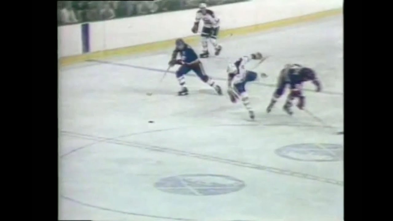 Potvin lines up Gare 5/1/80