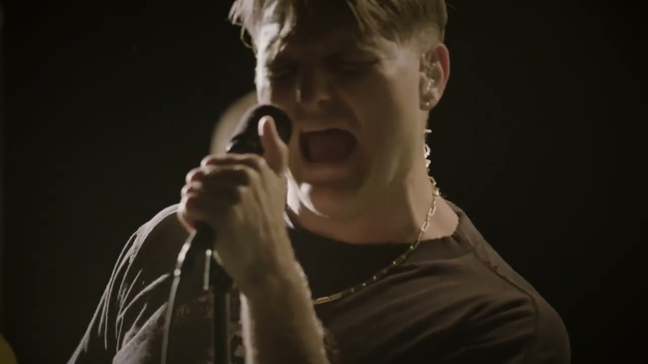 Cold War Kids - Hang Me Up To Dry (Live)