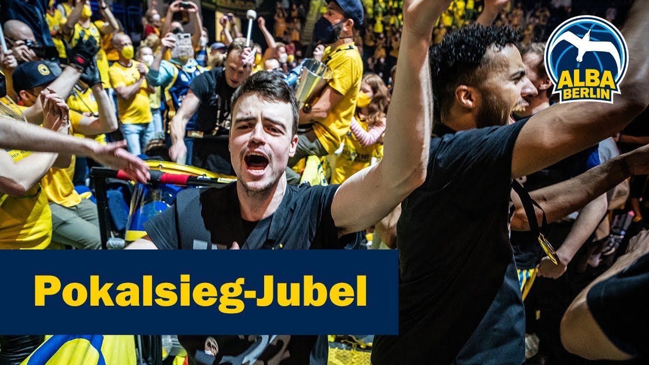 Diese Emotionen! So feiert ALBA BERLIN den Pokalsieg 2022 mit seinen Fans