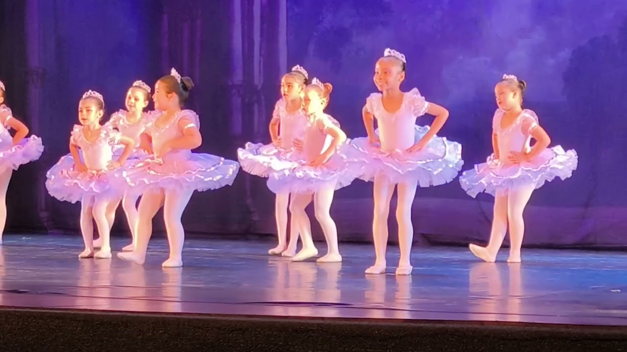 Ballet Jovem , Sarah 