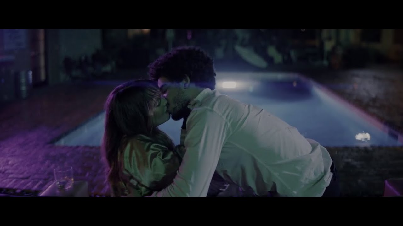 Night Teeth / Kiss Scene 1 - Benny and Blaire