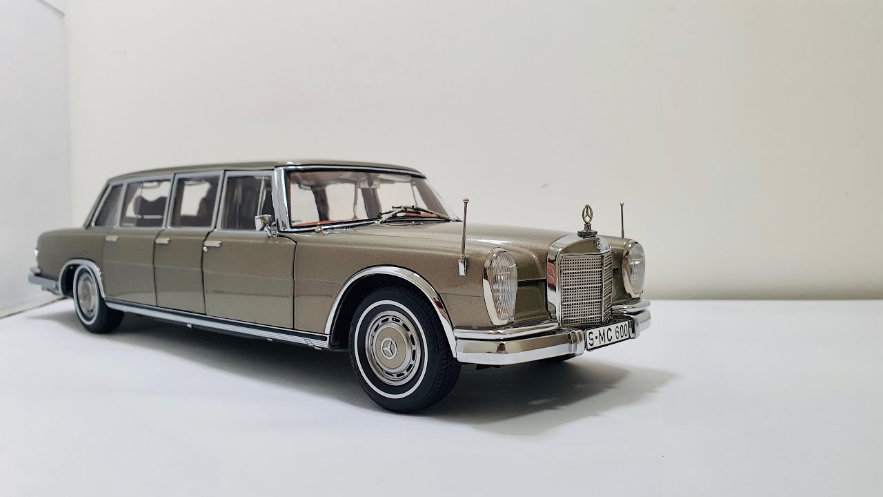 CMC Mercedes-Benz 600 Pullman Limousine with Sunroof Gold 1:18 Scale (Unboxing)