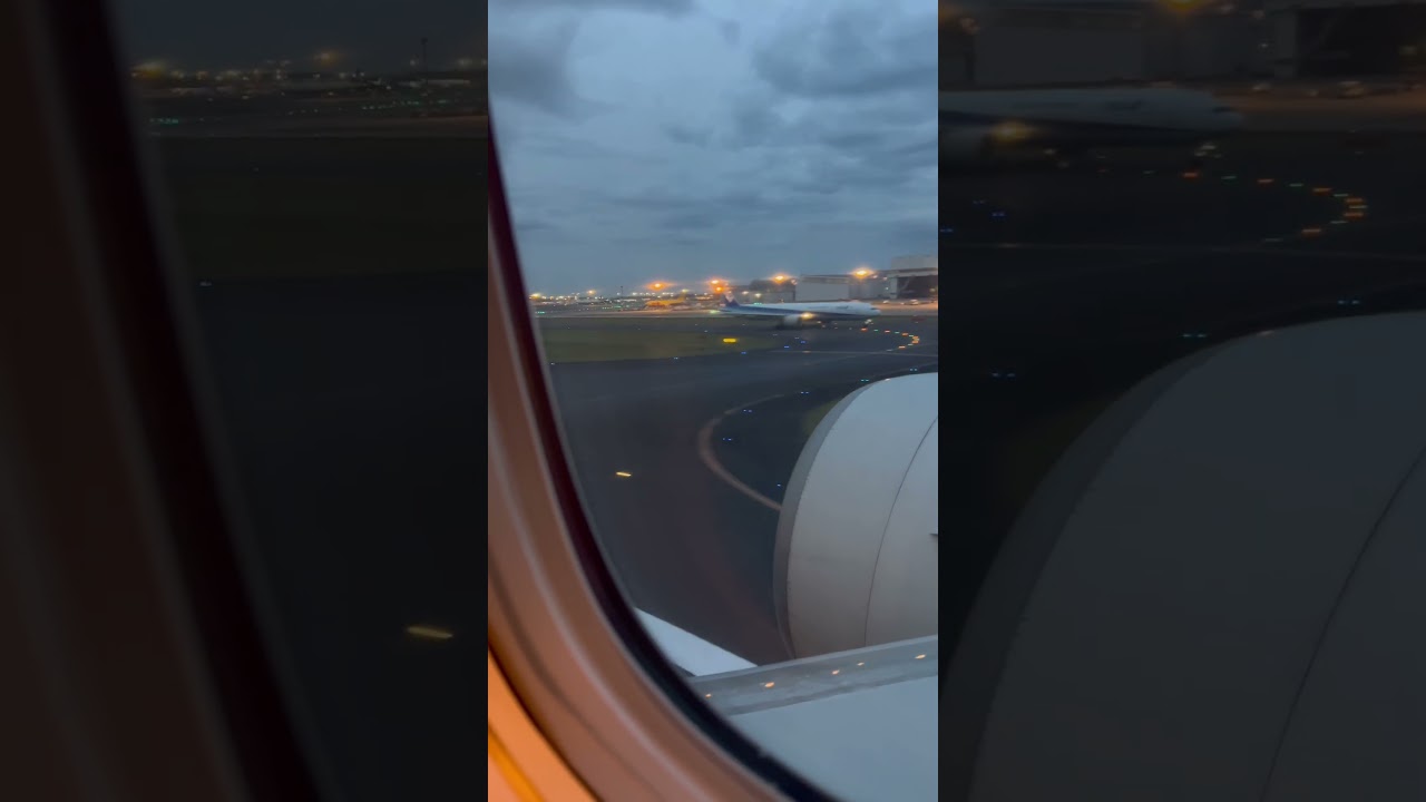 Он крепко меня обнимет — Посадка в Токио, аэропорт Нарита, Singapore Airlines, вечерние огни