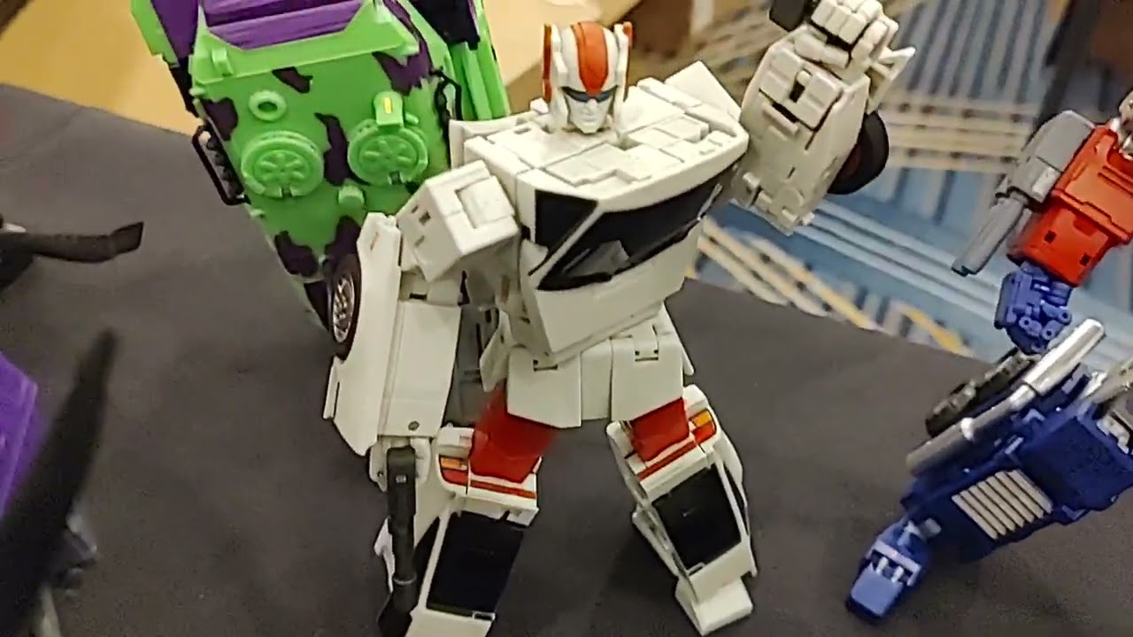 Mastermind Creations & Ocular Max Display by A3U at TFCon Toronto 2022