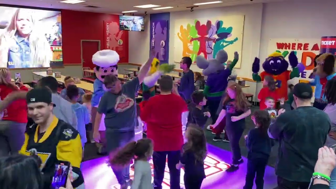 Chuck E Cheese Deptford NJ grand re-opening with all 5 characters Pasqually Munch Jasper Helen 2023