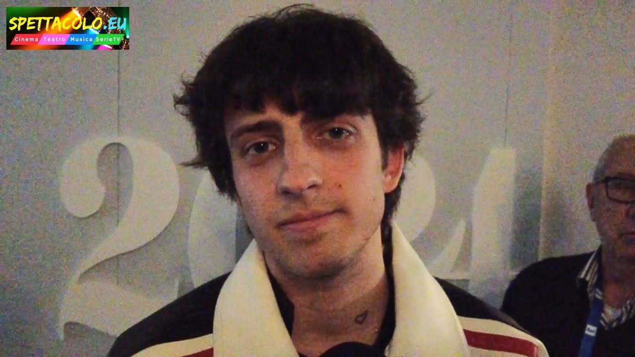 Sangiovanni intervista Sanremo 2024 «Ragazzi trovate qualcosa che vi faccia star bene, io la musica»