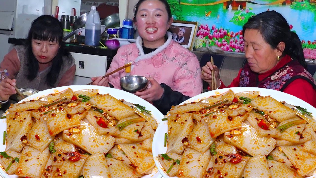 陕北过年必备解腻美食荞面凉粉，像我这样做筋道爽滑，凉拌吃起太过瘾！【陕北改艳】
