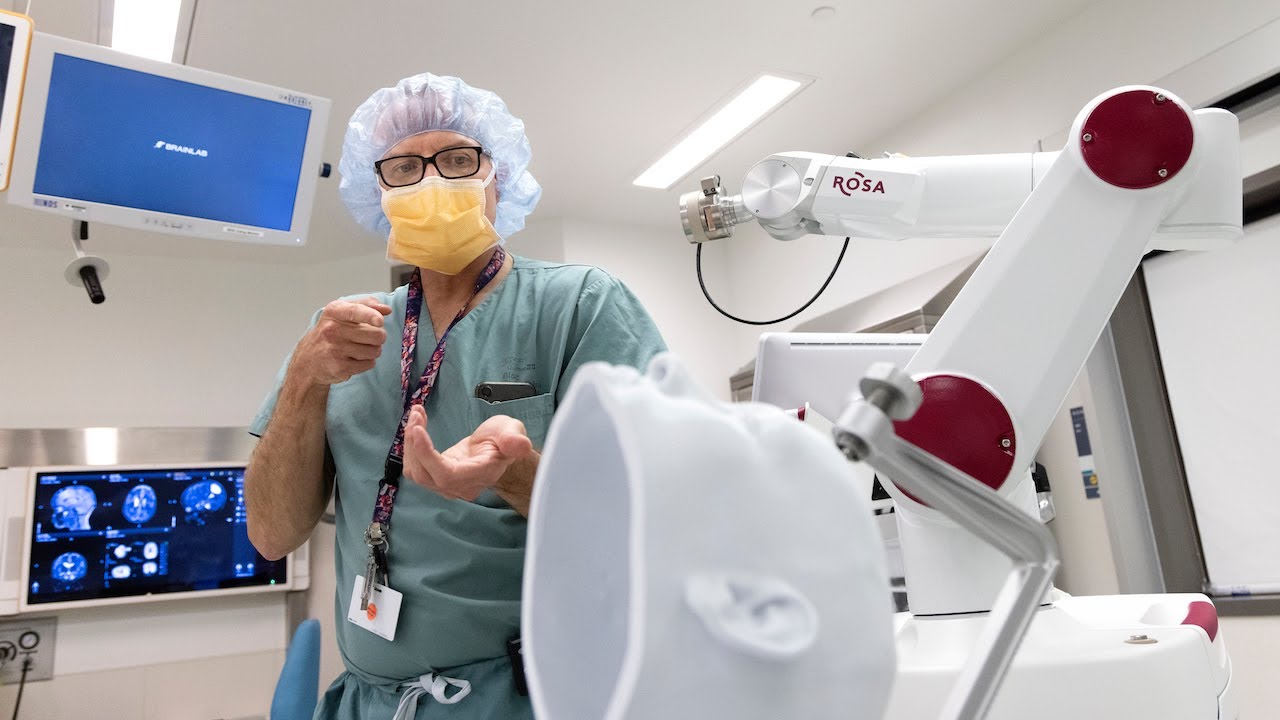 How ROSA the medical robot works