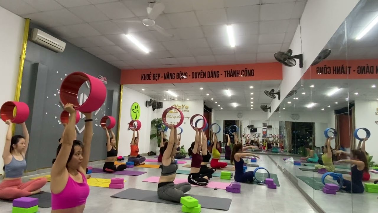 Yoga với vòng