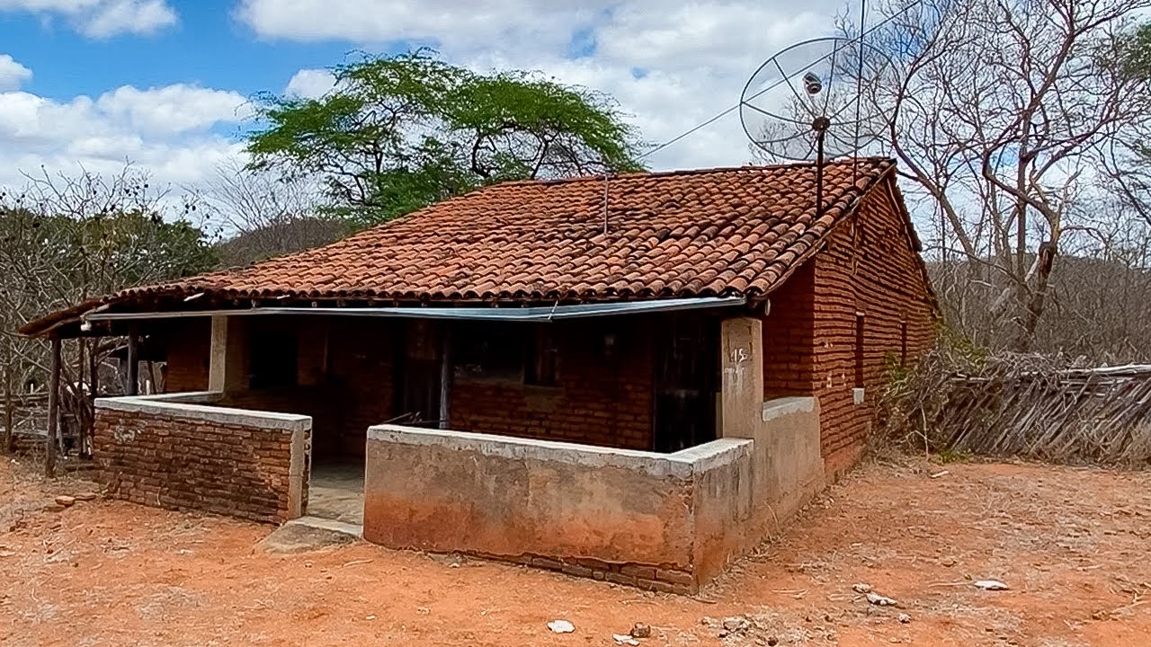 Fazenda abandonada com tudo dentro no sertão cearense