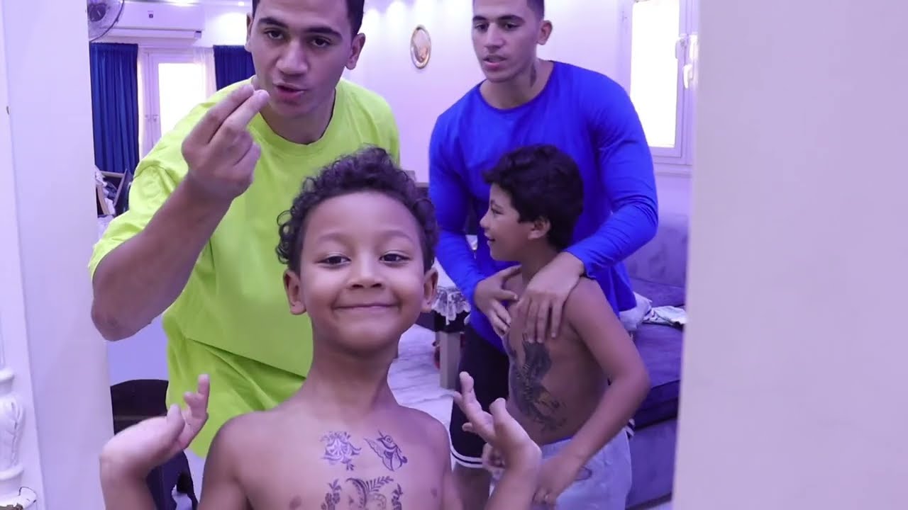 مقلب رسم الوشم ف احمد اخويا😂