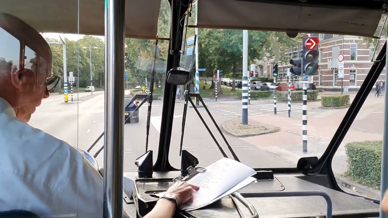 Leyland Den Oudsten DVM 1698 van Hoevelaken naar Amersfoort Centraal  via Busstation naar Busbuffer