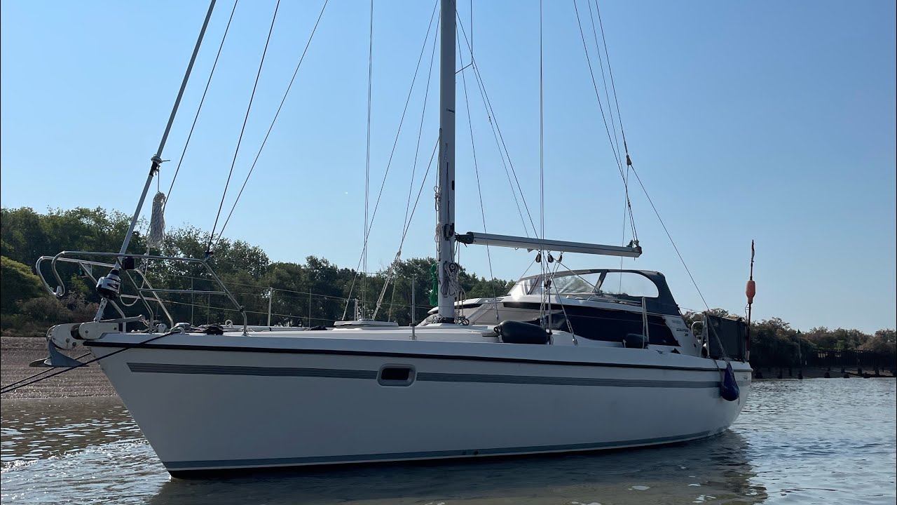 Moody 38 Deck Saloon. Wrabness, Mistley to Deben. #sailing