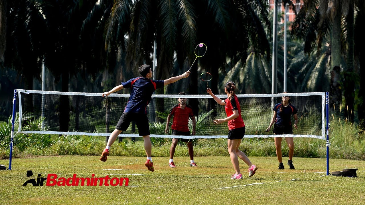 AirBadminton Court