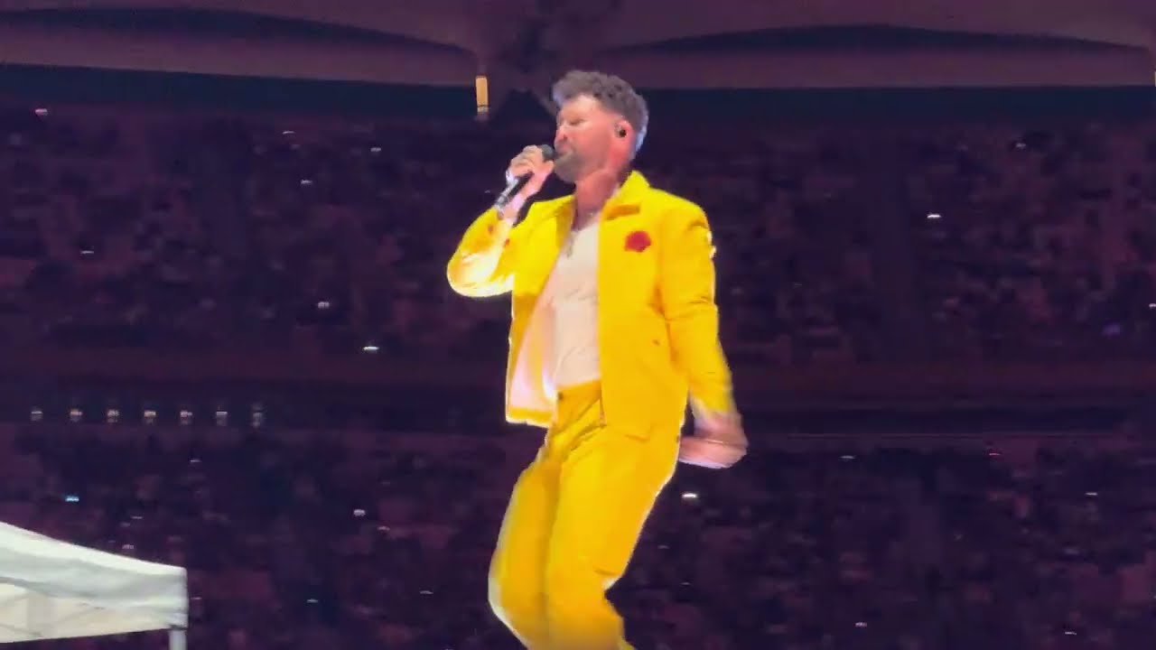 Calum Scott (Full set at Ed Sheeran +–=÷× Tour - Kuala Lumpur, Malaysia)