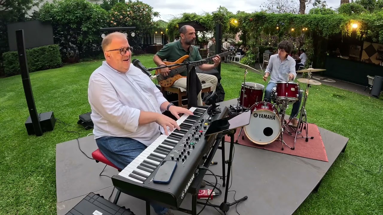 Goodbye Yellow Brick Road - Elton John (cover by Miguel Pires Trio)