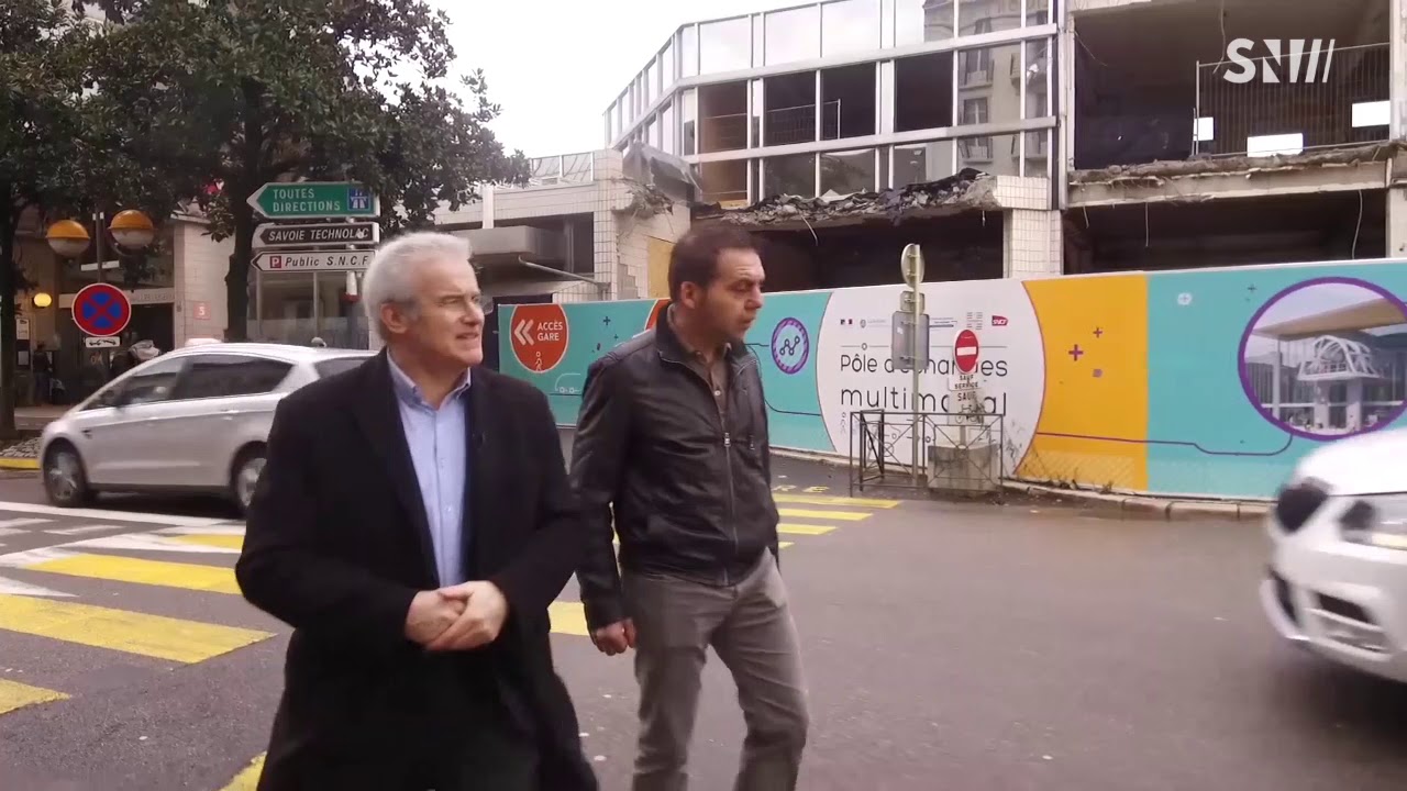 Balade en ville à Chambéry avec Michel Dantin