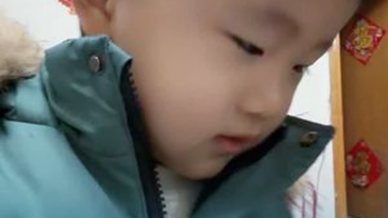 今天路虎姥爷给买的礼物到了，看路虎的这小嘴吧真是哄了人。不偿命！此子可教也！