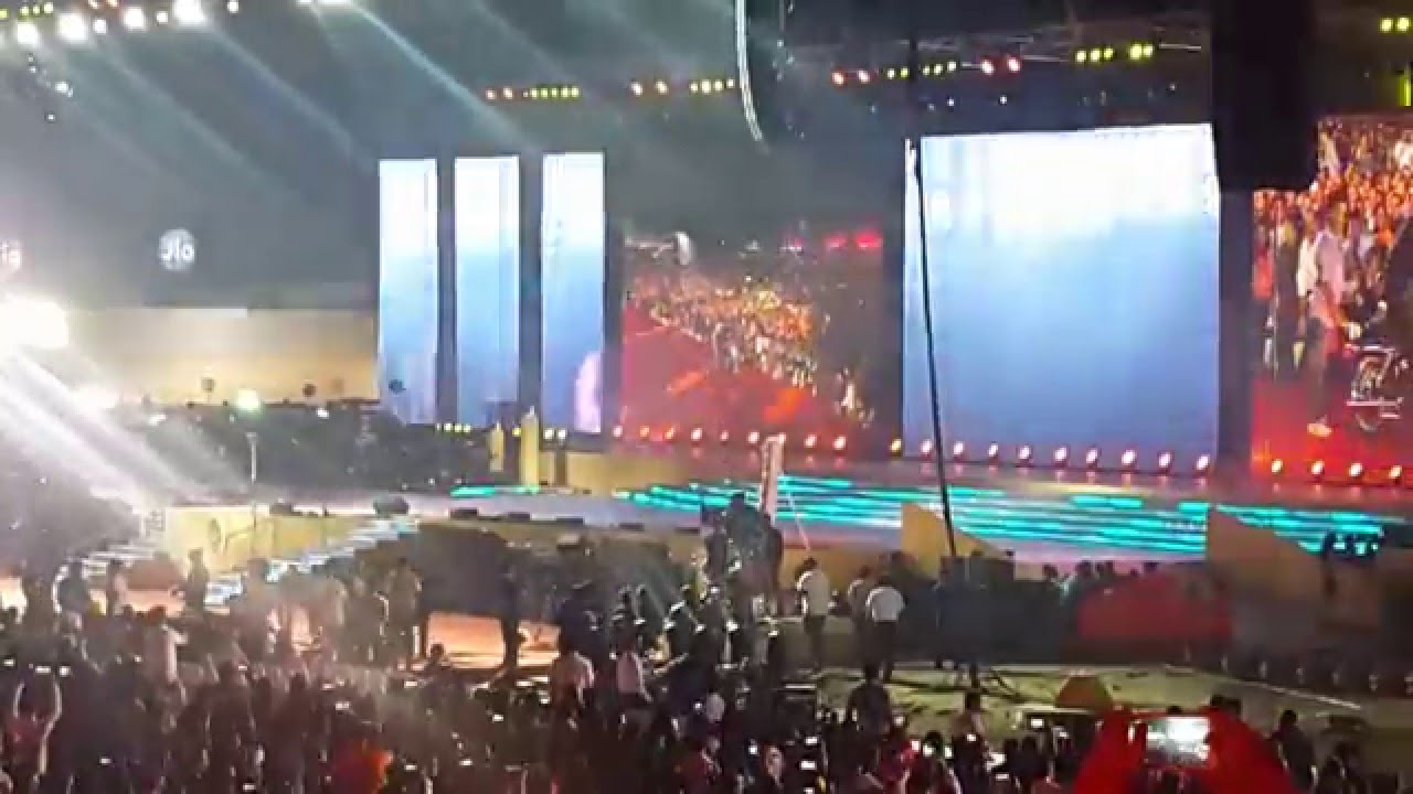 Shahrukh Khan's Entry in Reliance Jio Launch
