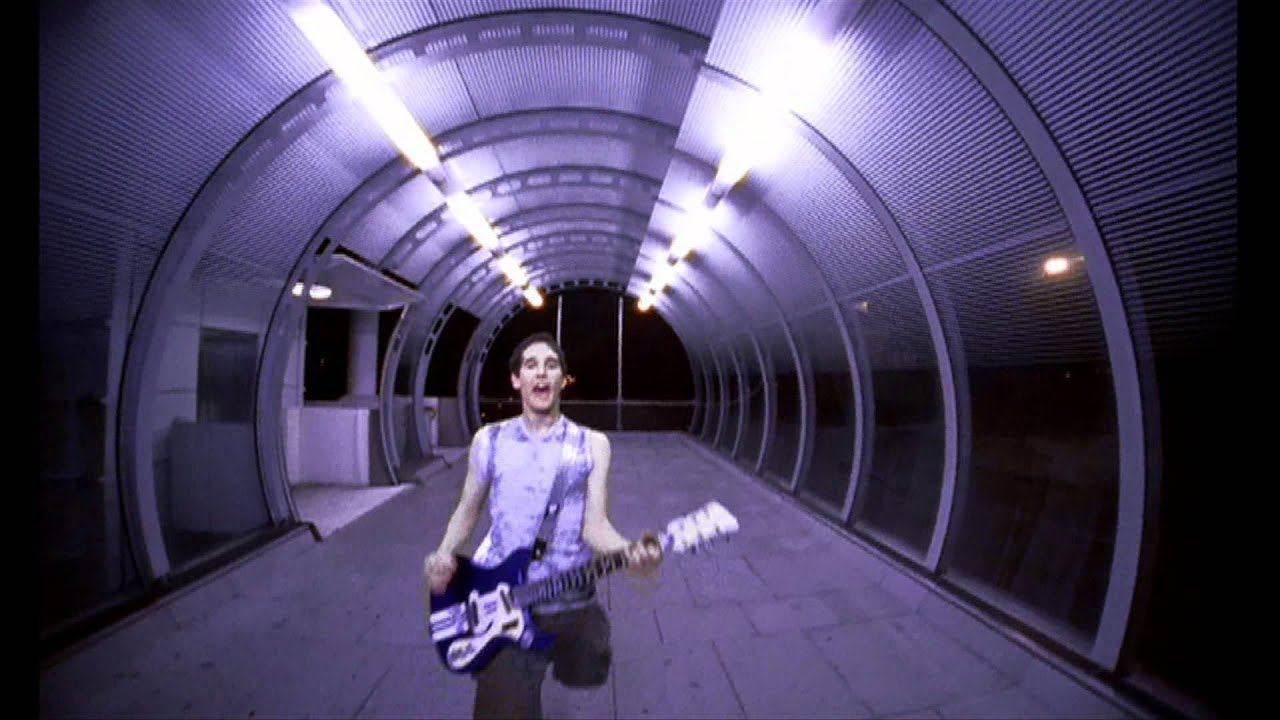 ASH - Wildsurf (Official Video)