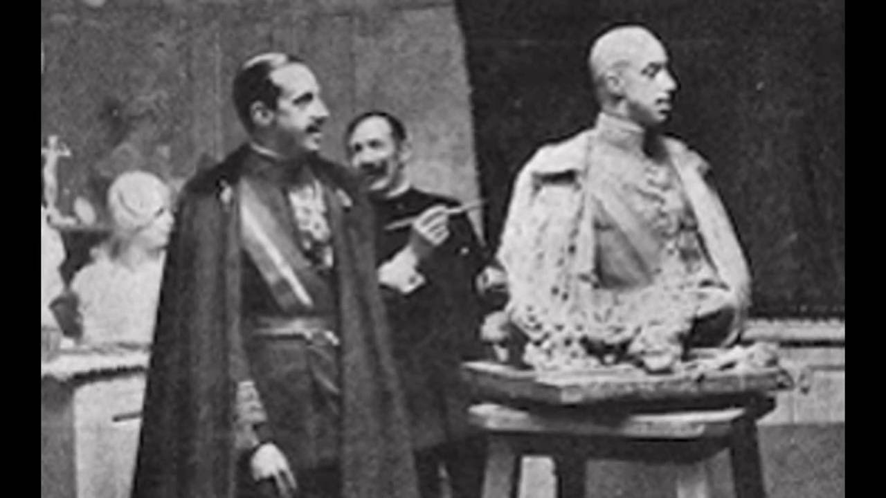 La capa española. Traditional Spanish capes