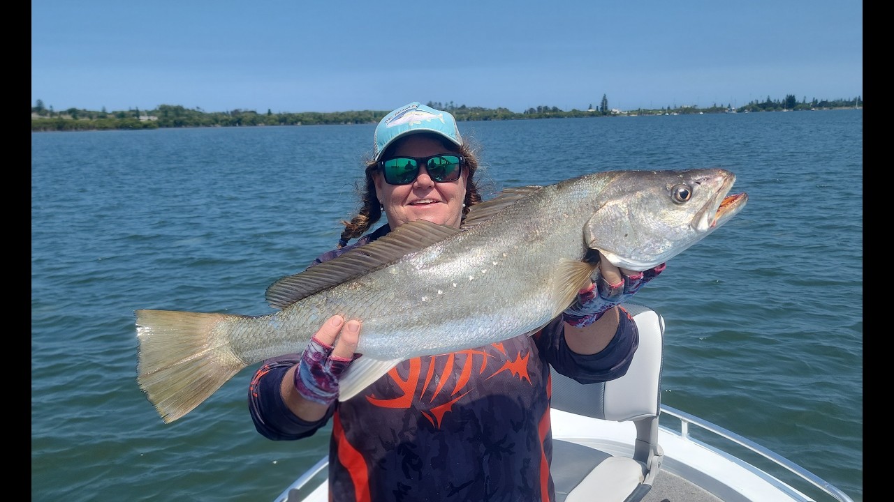 Jew fishing with live bait