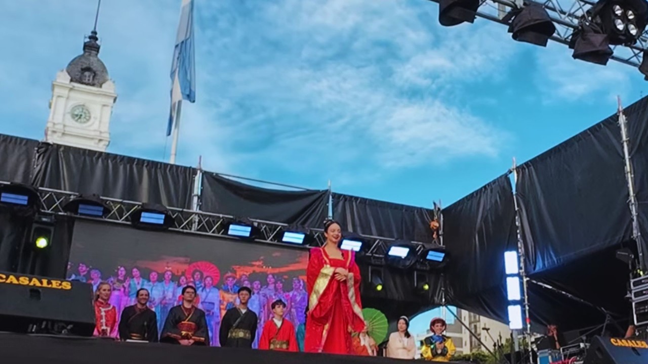 DESFILE DE MODA: TRAJE DE EMPERATRIZ✨ AÑO NUEVO CHINO 2026 🐎🏮 LA PLATA | Cele Gudagn Vlogs ✨