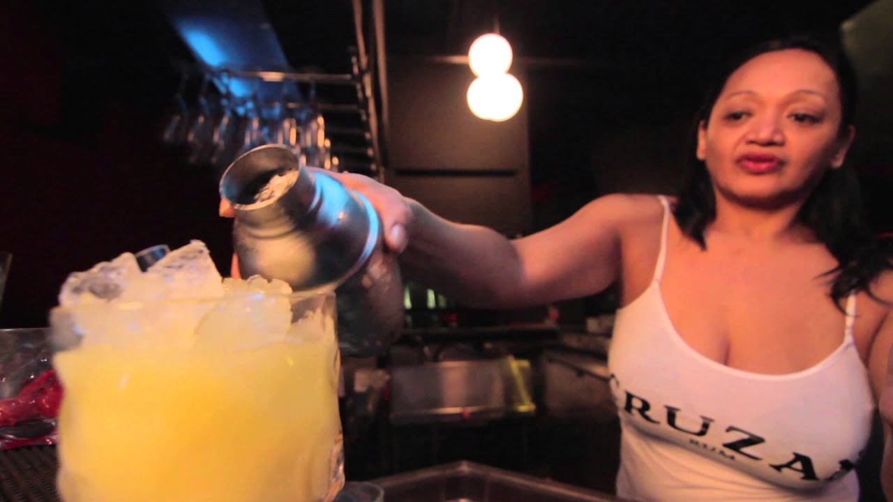 Cruzan Rum Mixology Minute | The Globe