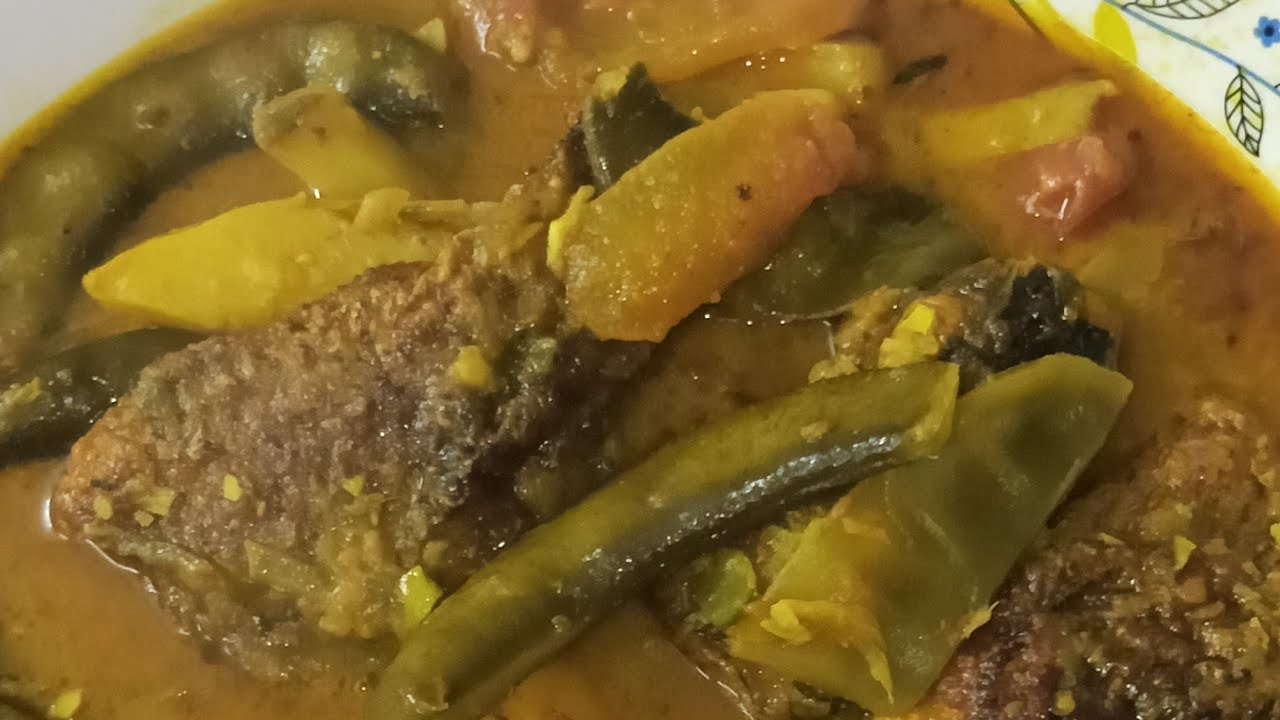 শিম আলু দিয়ে মাছের ঝোল রান্নার সহজ রেসিপি। 