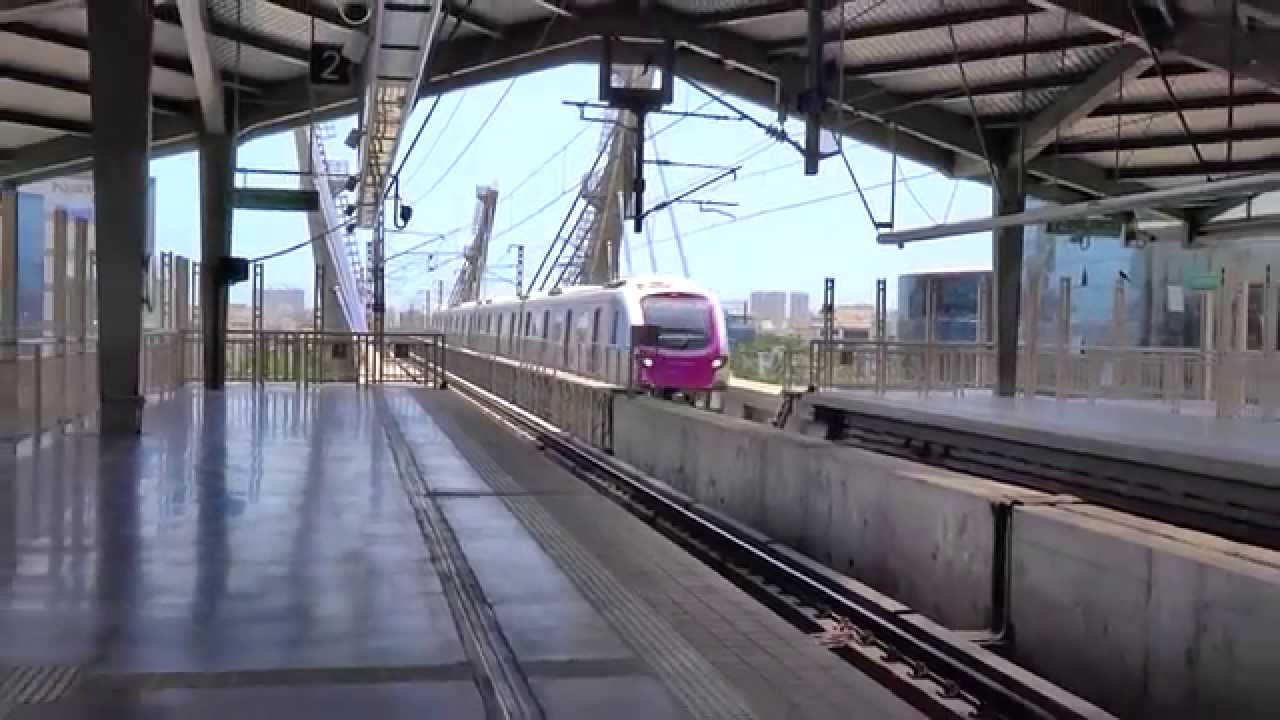 MUMBAI METRO arriving Western Express Highway WEH