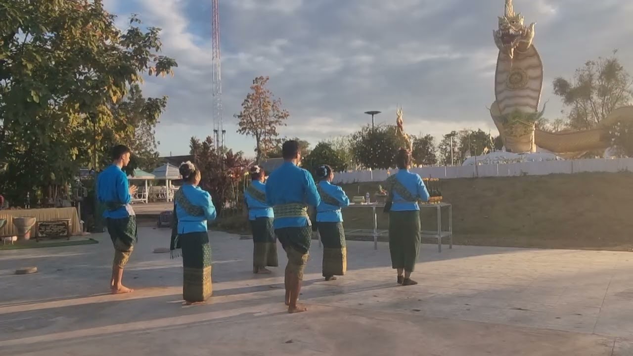 งานรำรั่วๆขอพรองค์ปู่สำเร็จ,จัดรำ7นางต้องรีบเปลี่ยนชุดทันที