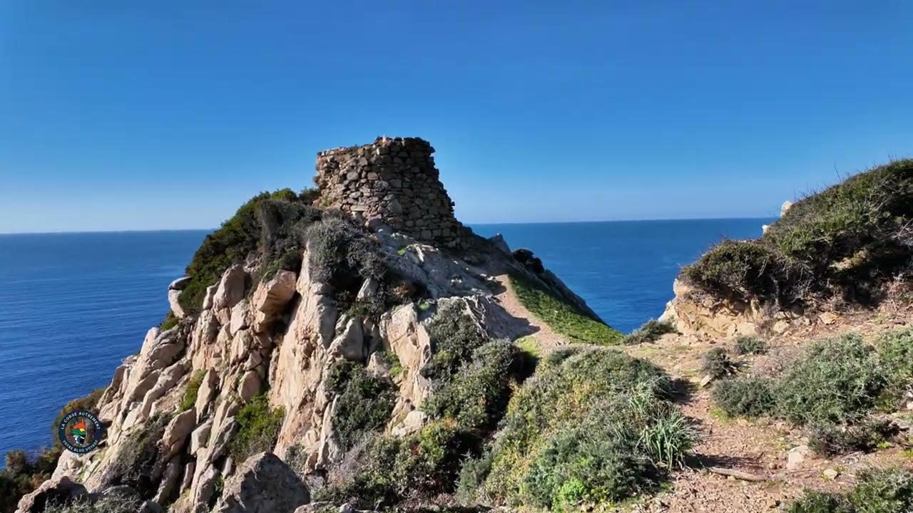 Le golfe de Lava, la tour de Pelusella, en Corse