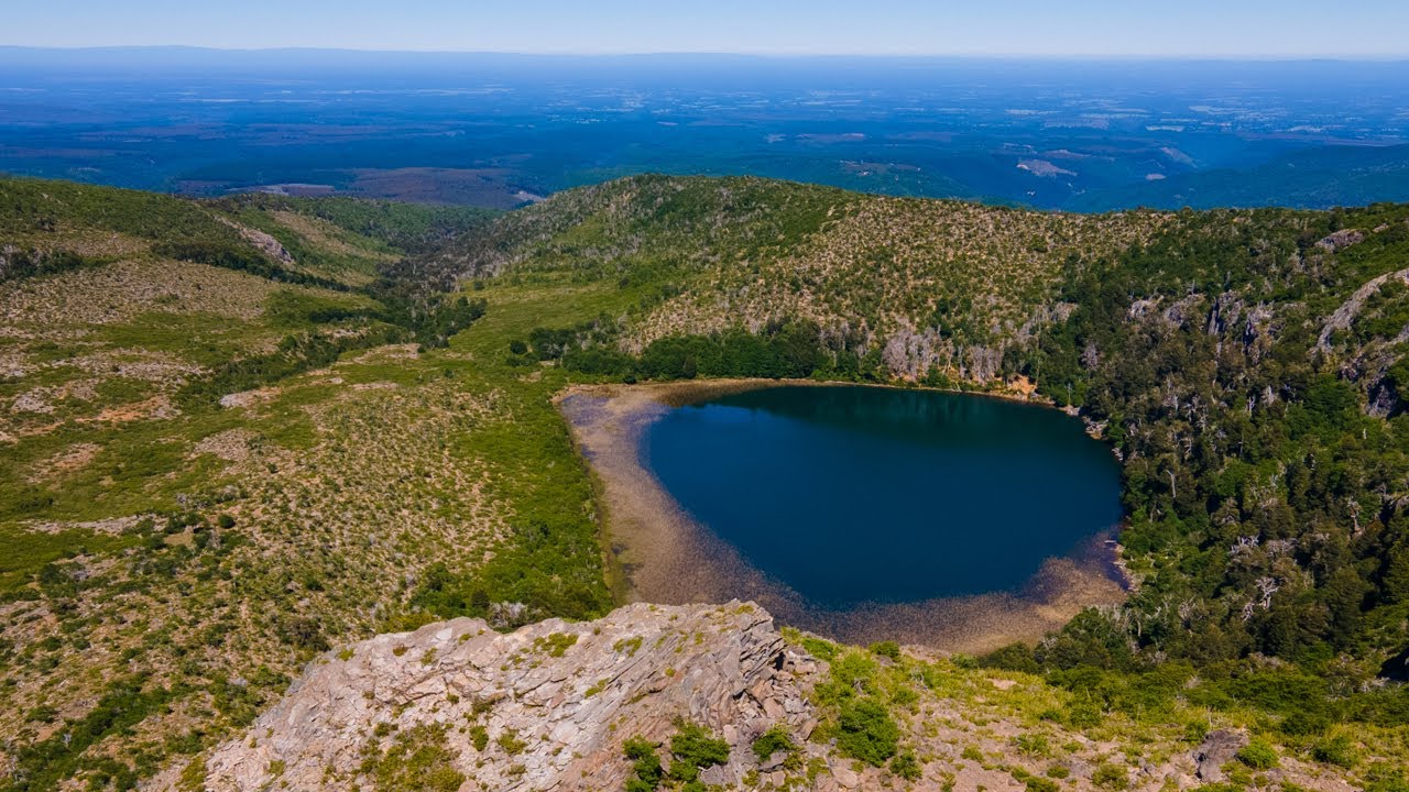 Laguna Da&ntilde;icalqui y Laguna Trilaleo | Regi&oacute;n de &Ntilde;uble | 4K Drone Video
