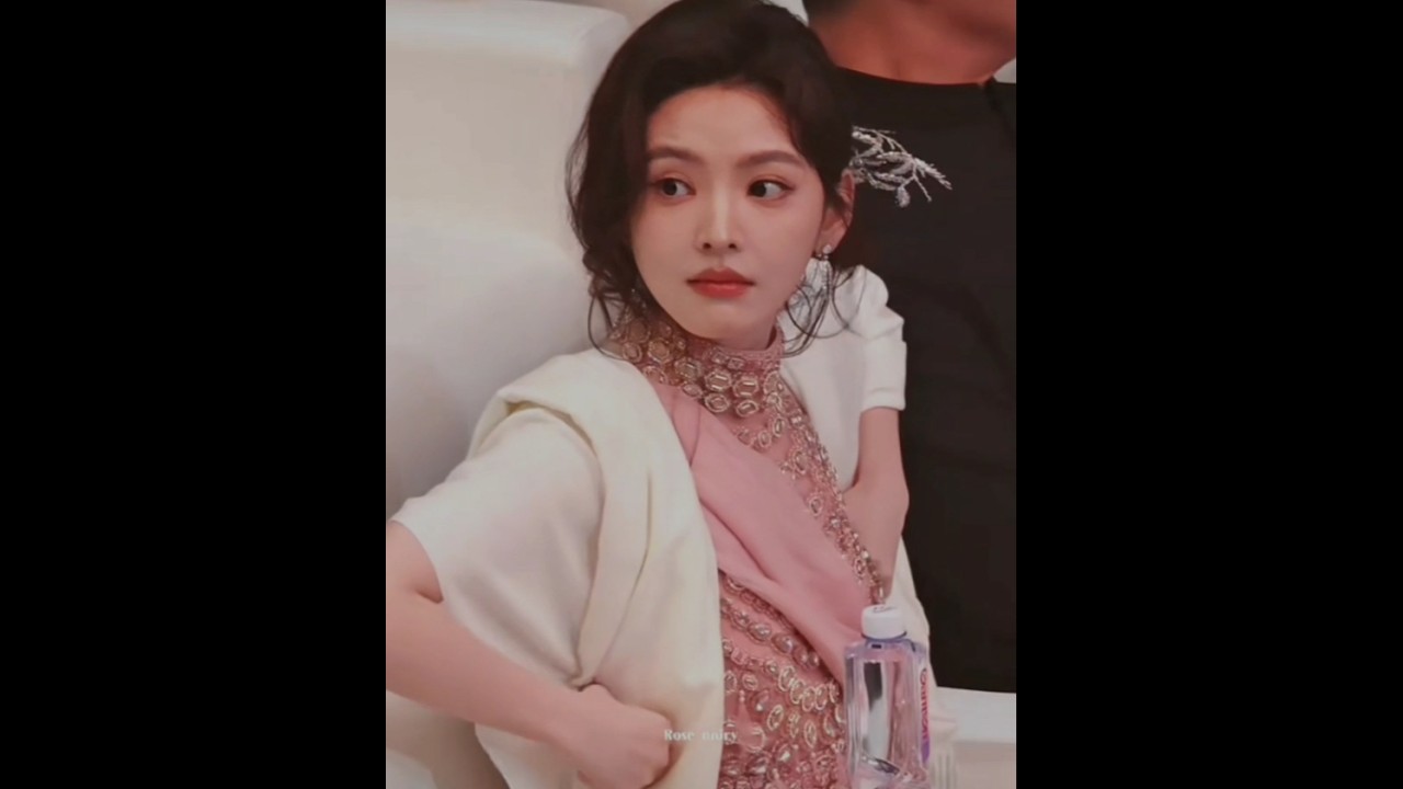 Can't get enough of her look 😭💗#zhangruonan #pinkdress #tvseriesqualityaward