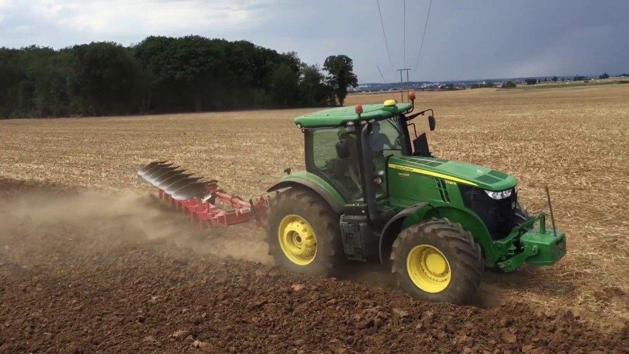 Labour / John Deere 7230R / charrue 7 socles Grégoire Besson