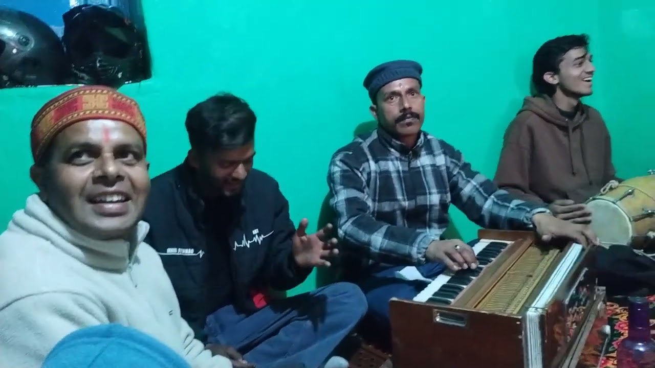      Aaj ka Dina kumauni song lalit mohan jhosi ji ka sandeep kumar ji ki aavaj me🙏🙏
