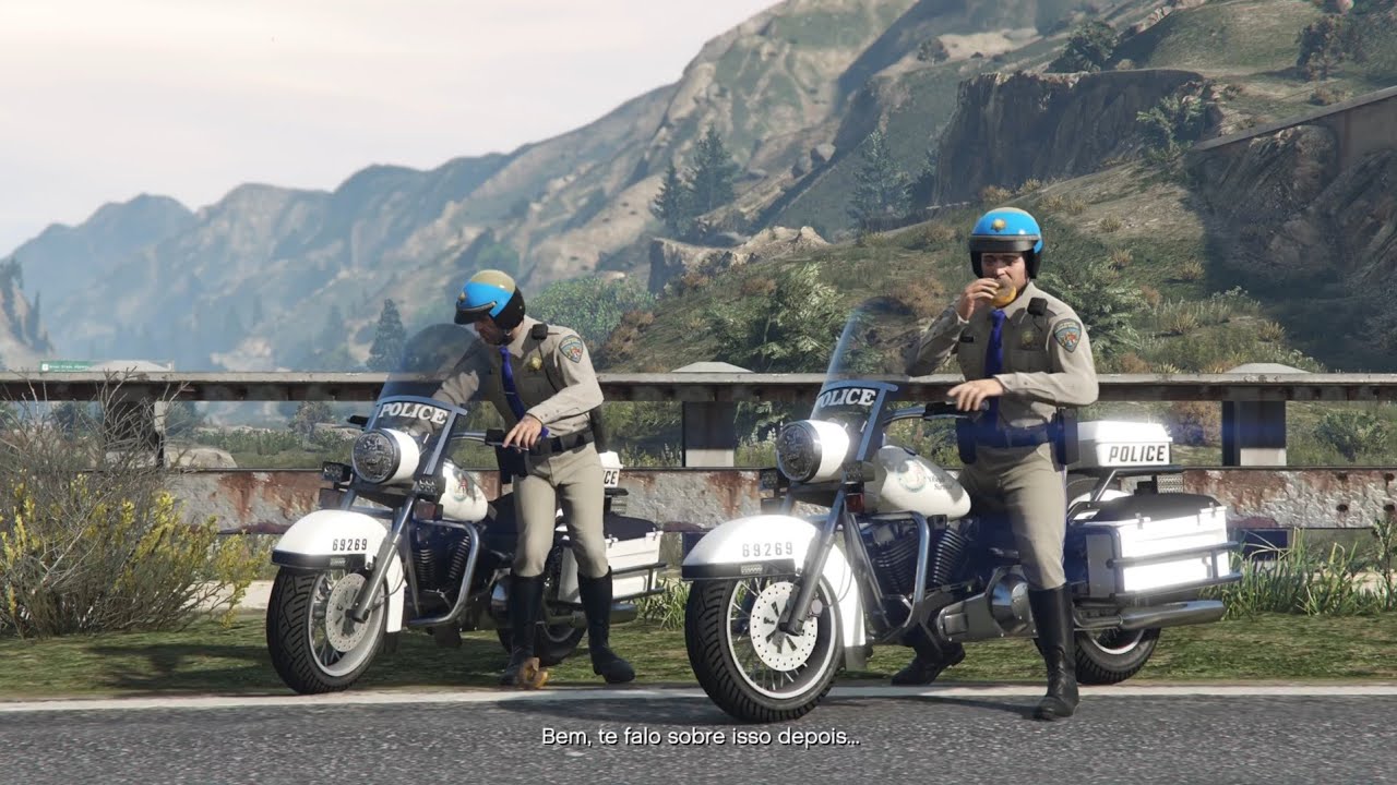 Trevo e michael disfarçado de tiras pra rouba dois Mauricios Grand Theft Auto V