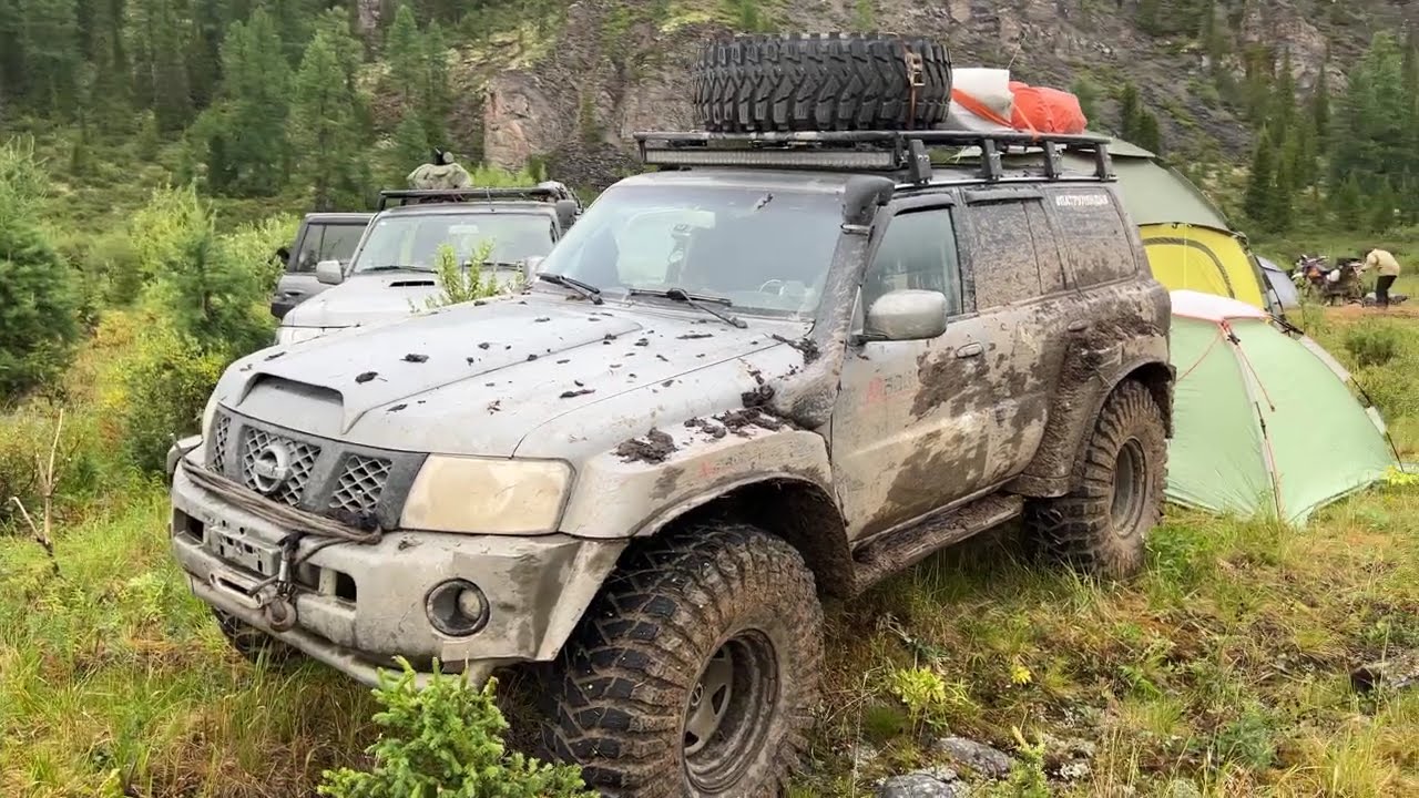 9000 км за 33 дня, прошли Полярный Урал.5 Nissan Patrol и 2 мото.