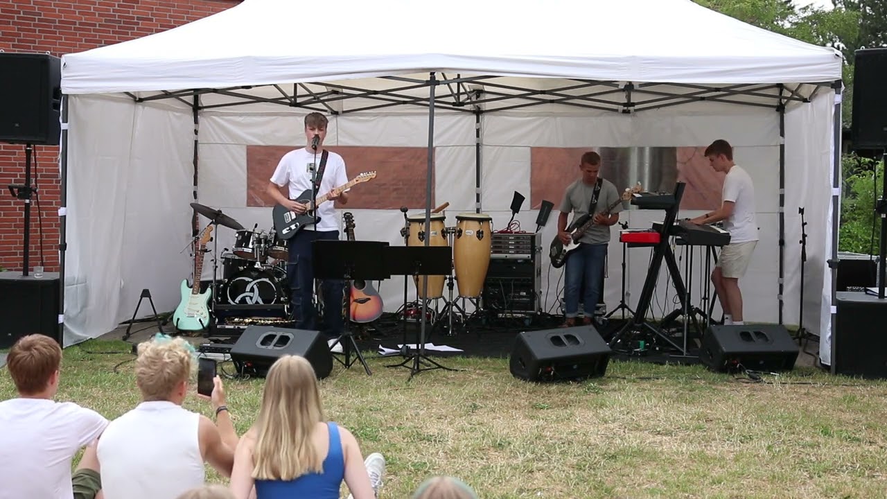 The boyband 3D and friend