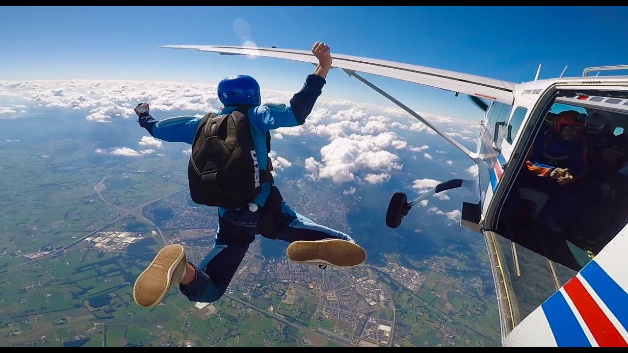 My Skydiving adventure, Skydive Teuge | AFF course jump 4, 5 & 7 Montage | Bas Rodenburg