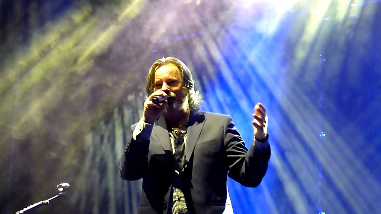 Bruce Guthro - CELTIC X-MAS 2019 - FALLING
