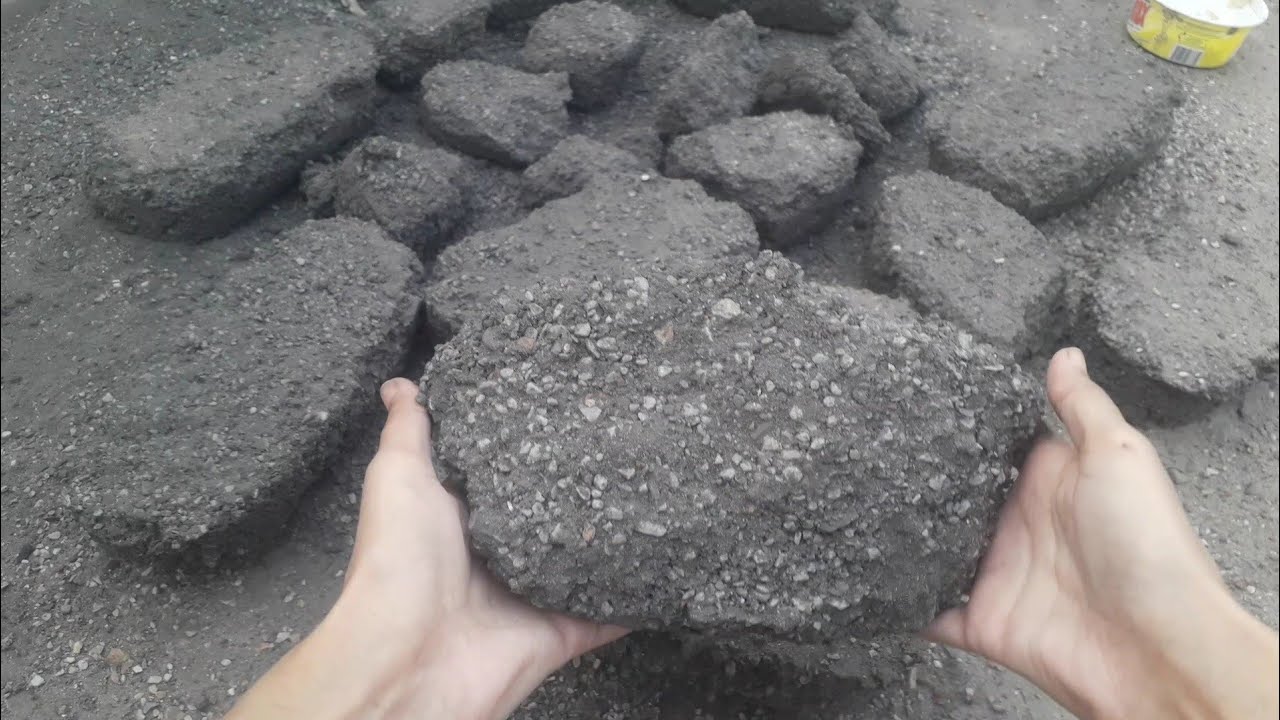 Charcoal grainy chunks crumbling dry or wet crumble 💦💦