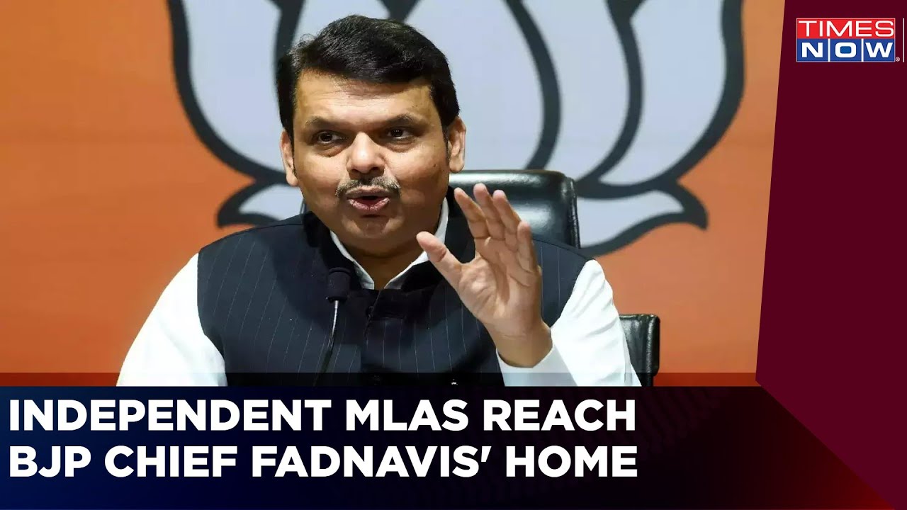 Maharashtra Political Crisis | Independent MLAs Reach Devendra Fadnavis' Home | BJP Vs Sena