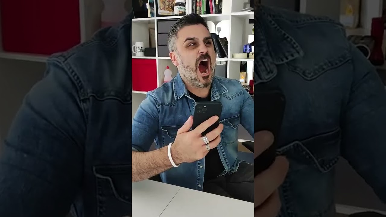 Quando ti scappa uno starnuto in pubblico.