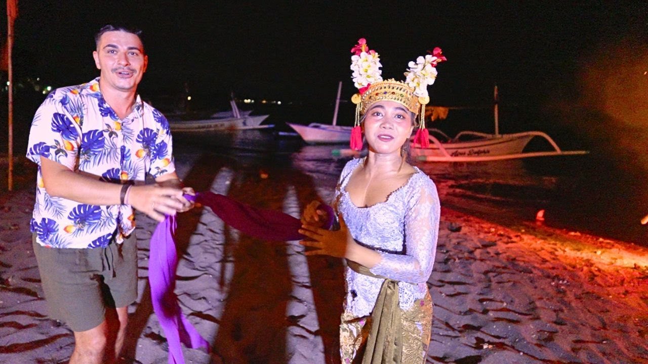 Balineză m-a invitat la dans si m-a cucerit! BALI după APUS e ALTCEVA!