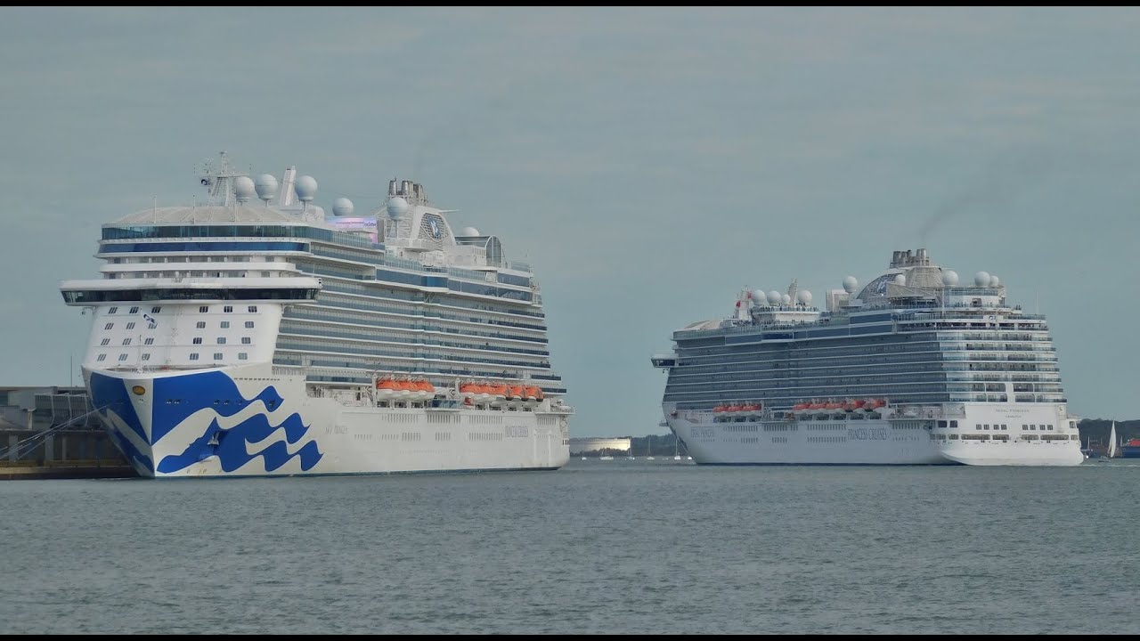 Love Boat horn duet between "Regal Princess" & "Sky Princess" in Southampton Docks - 28/08/2021