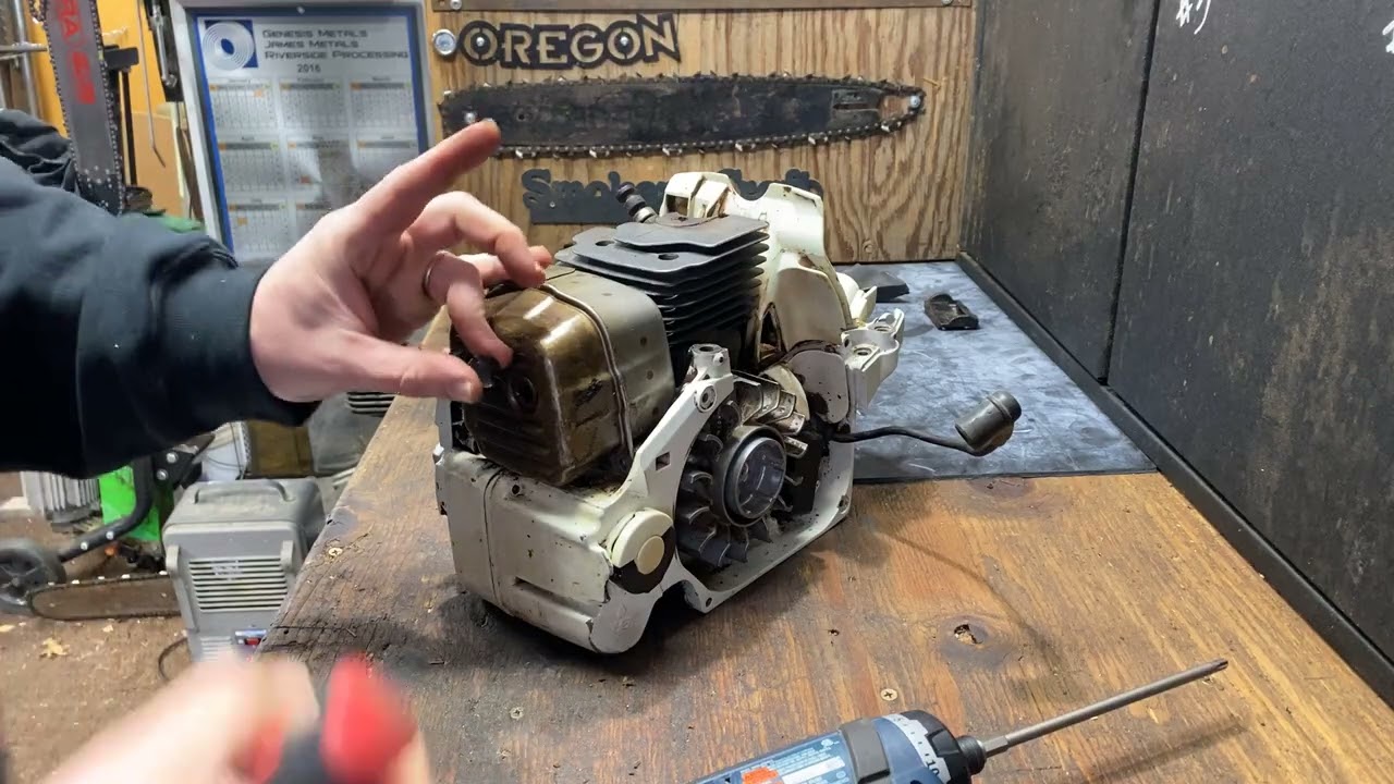Stihl 362 cylinder removal and inspection…. Not GOOD!🤮 she might be FUBAR’D