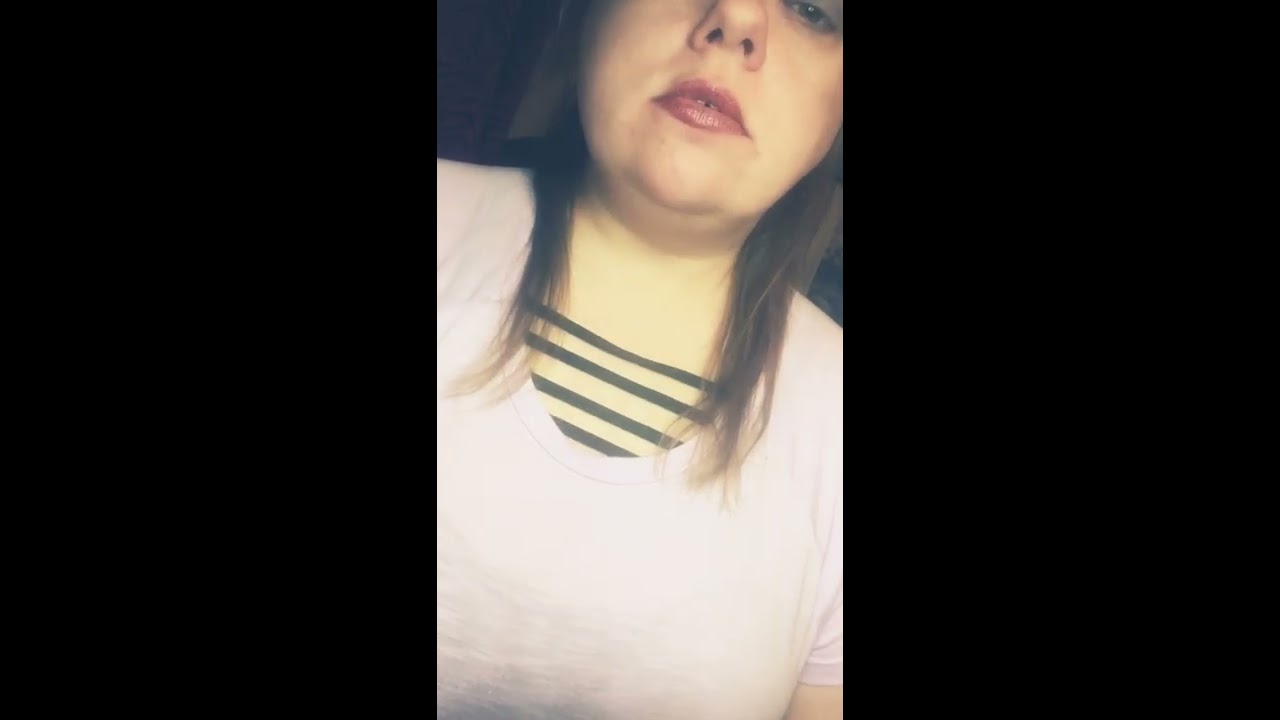 ASMR Just a girl chewing her gum