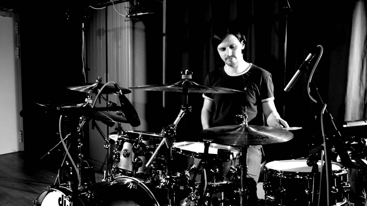 Selah Sue's drummer (Jordi Geuens) legt uit hoe hij Hybrid Drums gebruikt. NED - FR - ENG